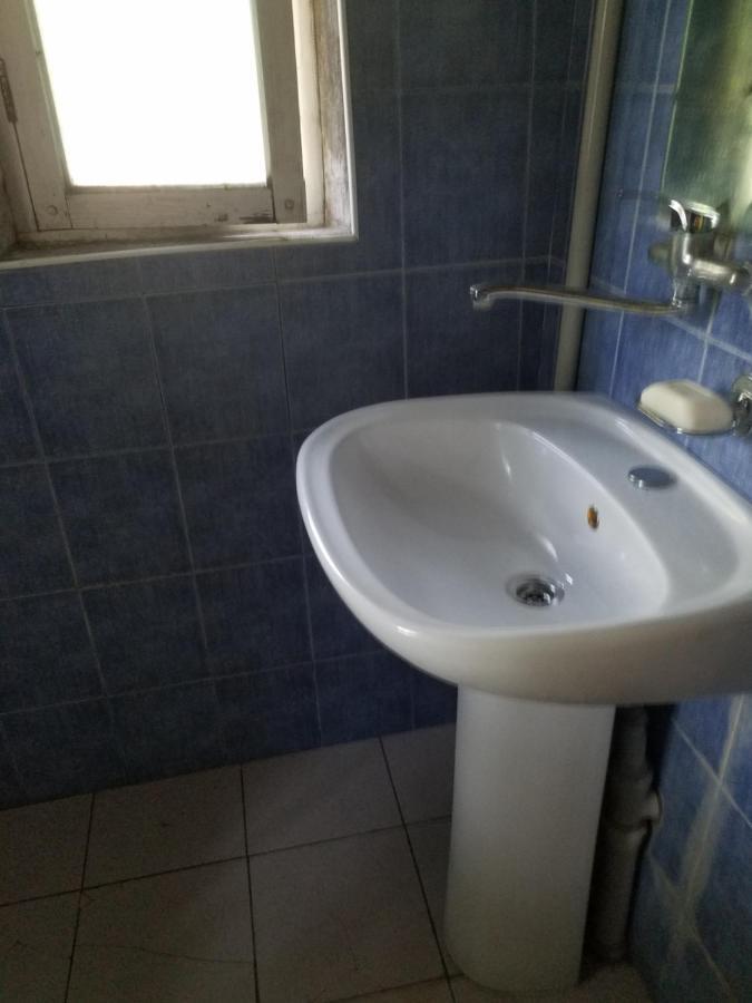 Уиут Ниниа Сад Appartement Tbilisi Buitenkant foto