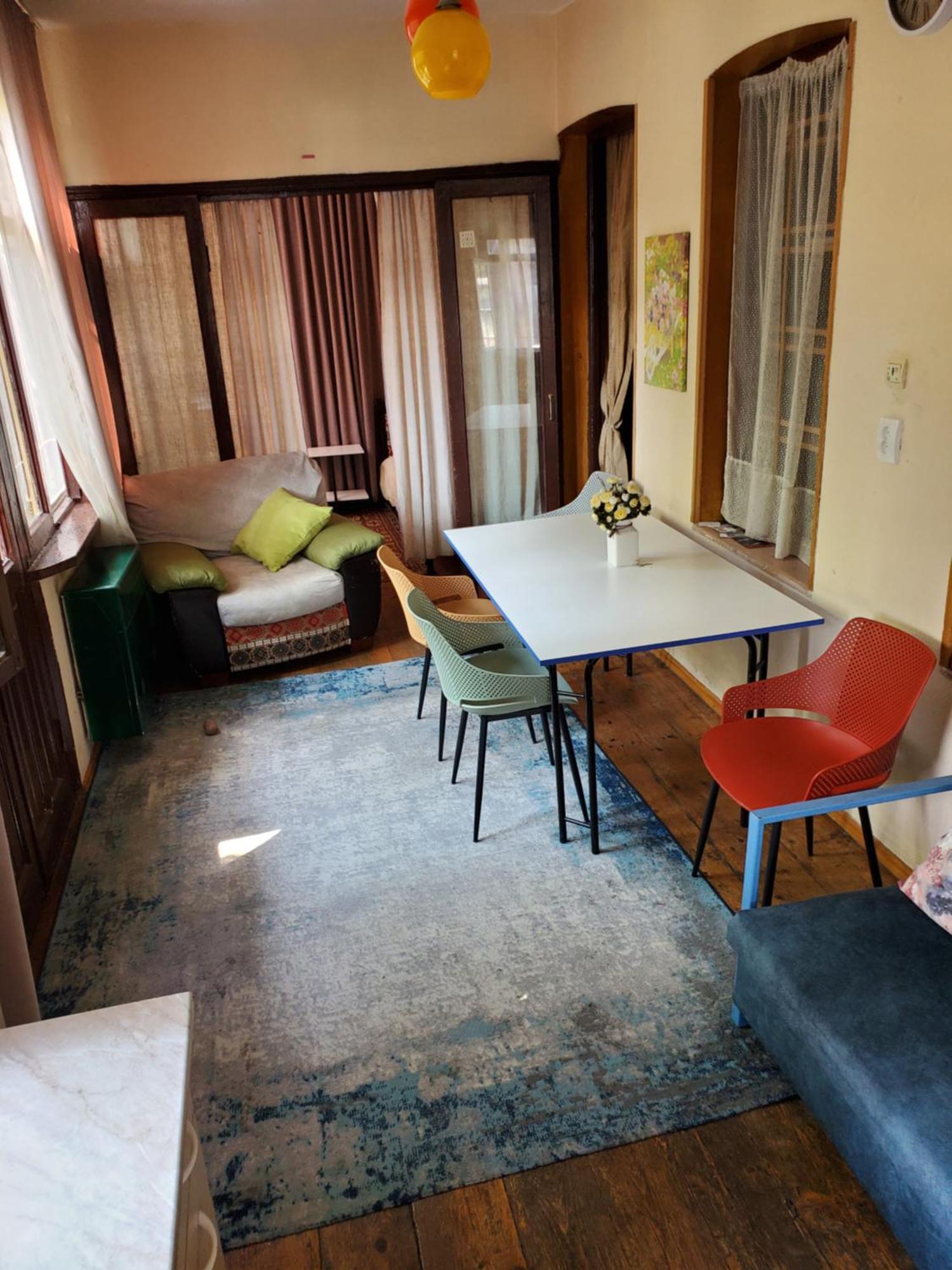 Уиут Ниниа Сад Appartement Tbilisi Buitenkant foto